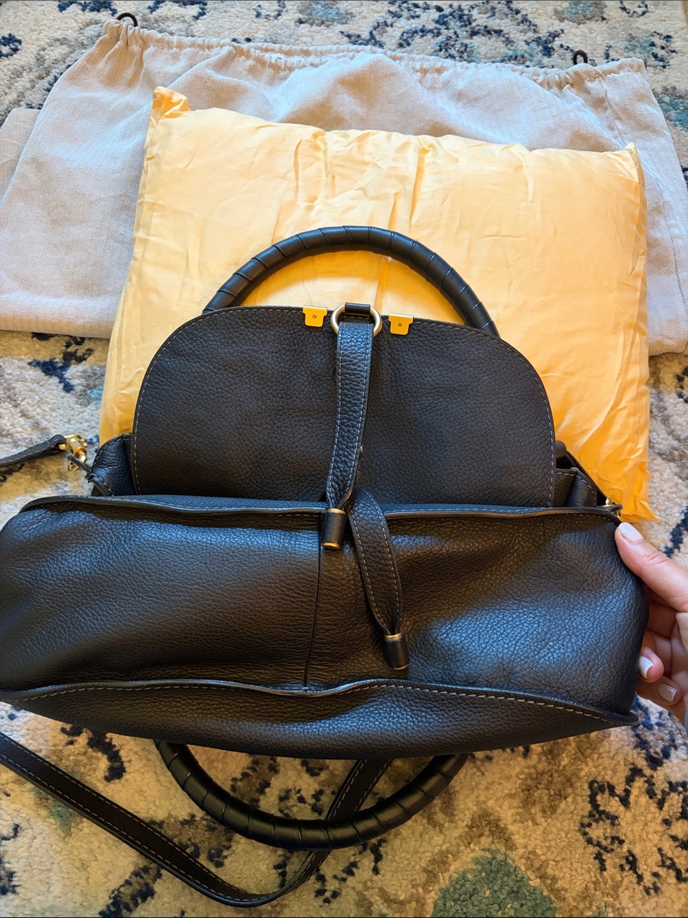 Chloé Black Leather Shoulder Bag with Gold Hardware - Picture 11 of 13